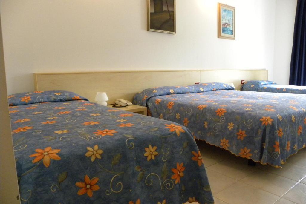 Hotel Santa Cruz Lignano Sabbiadoro Quarto foto